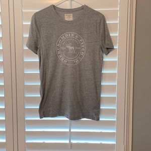 NWOT Abercrombie & Fitch T-Shirt